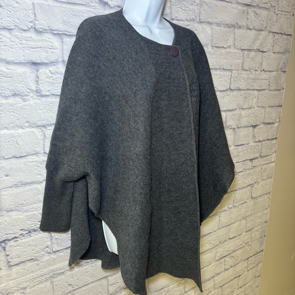 Soft Surroundings Sweater Womens Gray XL Wool Poncho Cape Button Wrap Shawl - Picture 5 of 12